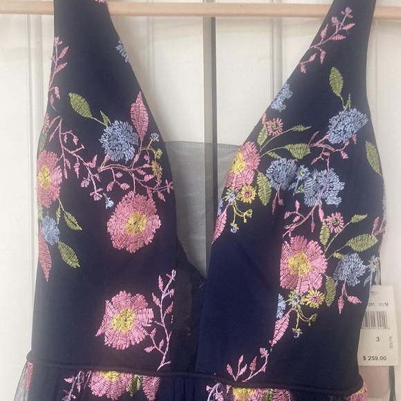 Amazing navy blue embroidered dress-never worn with tags - Picture 2 of 5